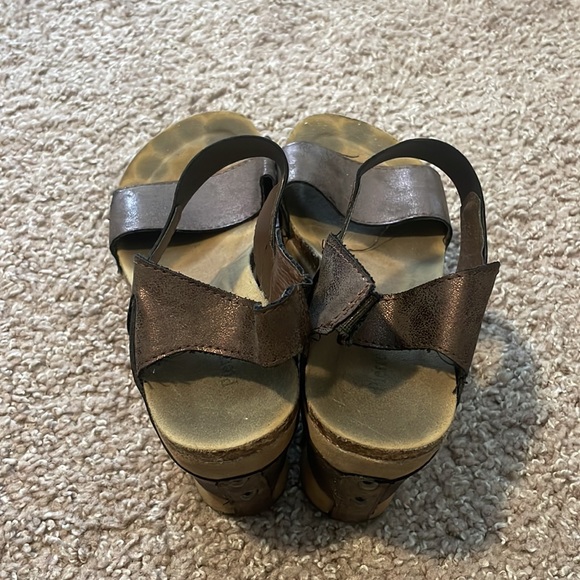 Pierre Dumas wedges | Size 7.5 | OTBT lookalikes - Picture 3 of 4